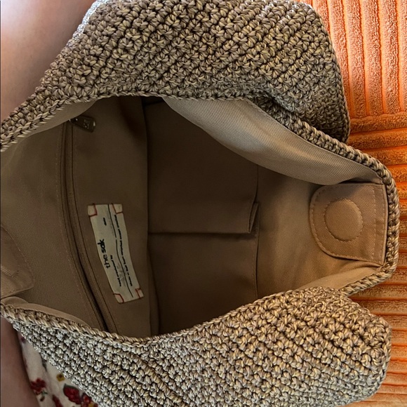 The Sak Brown Crochet Bag with Pink and Cream Lotus design. Limited edition! - Picture 3 of 3